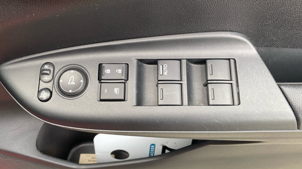 Honda Jazz 1.3 i-VTEC SE Navi 5dr CVT Petrol Hatchback - Image 33