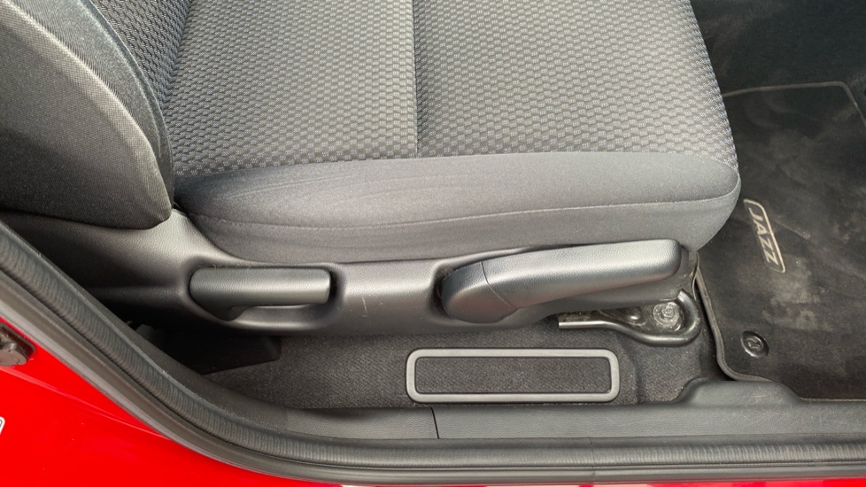 Honda Jazz 1.3 i-VTEC SE Navi 5dr CVT Petrol Hatchback - Image 34