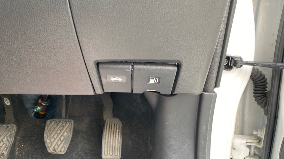 Nissan Micra 1.2 Vibe 5dr Petrol Hatchback - Image 29