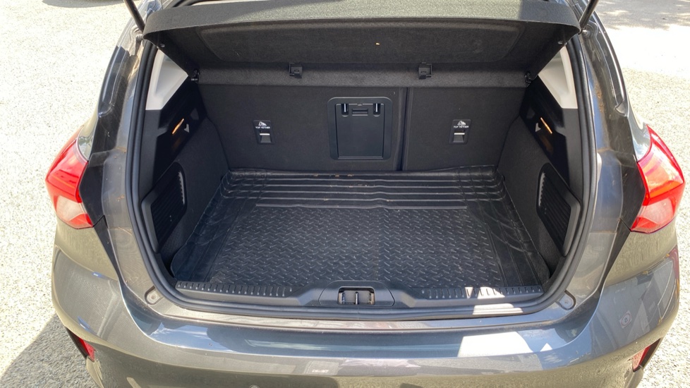 Ford Focus Vignale 1.0 EcoBoost 125 5dr Petrol Hatchback - Image 4
