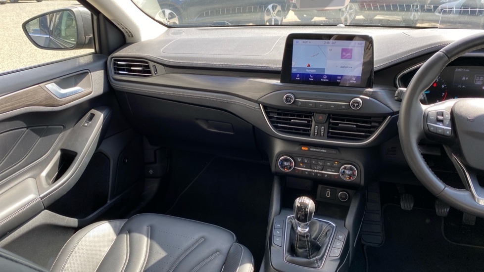 Ford Focus Vignale 1.0 EcoBoost 125 5dr Petrol Hatchback - Image 14