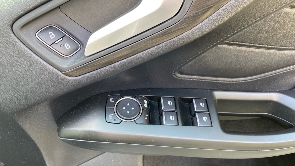 Ford Focus Vignale 1.0 EcoBoost 125 5dr Petrol Hatchback - Image 28