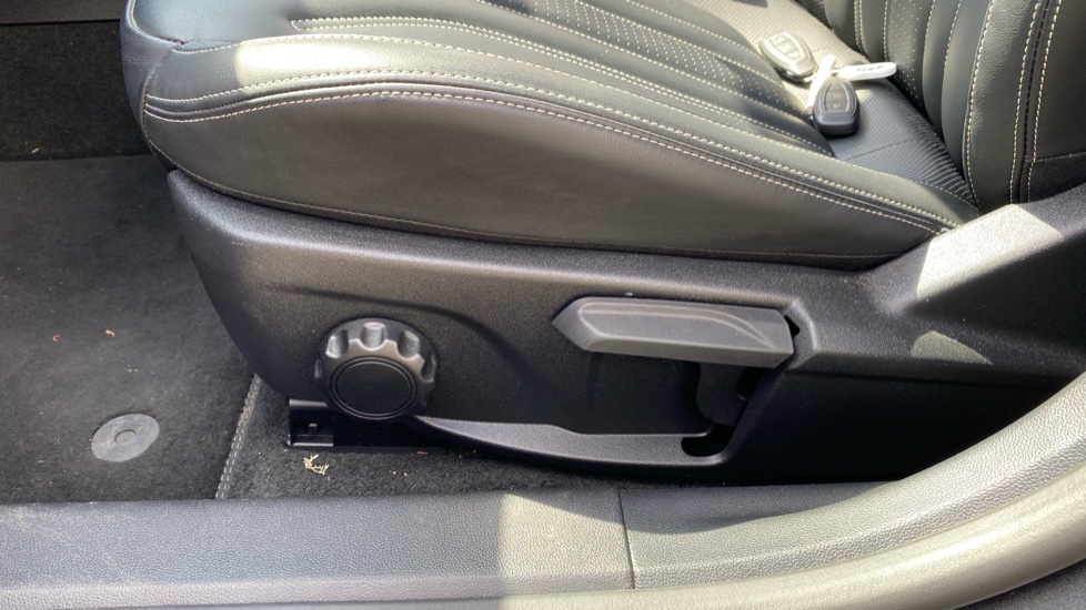 Ford Focus Vignale 1.0 EcoBoost 125 5dr Petrol Hatchback - Image 30