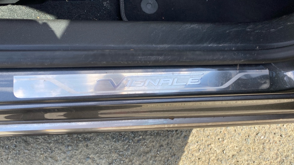 Ford Focus Vignale 1.0 EcoBoost 125 5dr Petrol Hatchback - Image 32