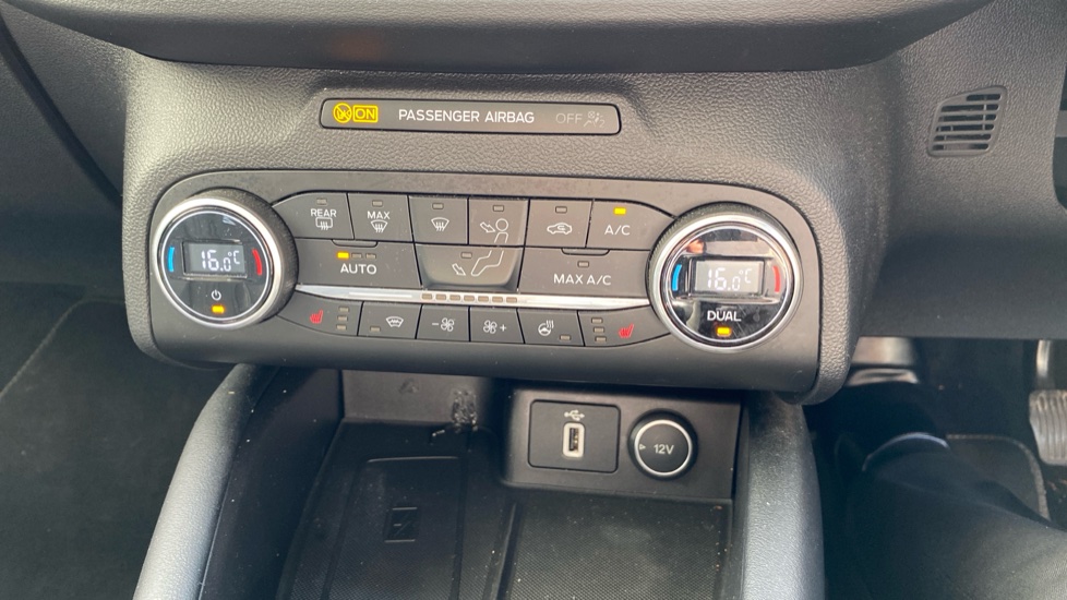 Ford Focus Vignale 1.0 EcoBoost 125 5dr Petrol Hatchback - Image 34
