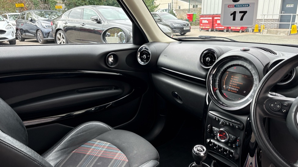 MINI Paceman 1.6 Cooper ALL4 3dr Petrol Coupe - Image 14