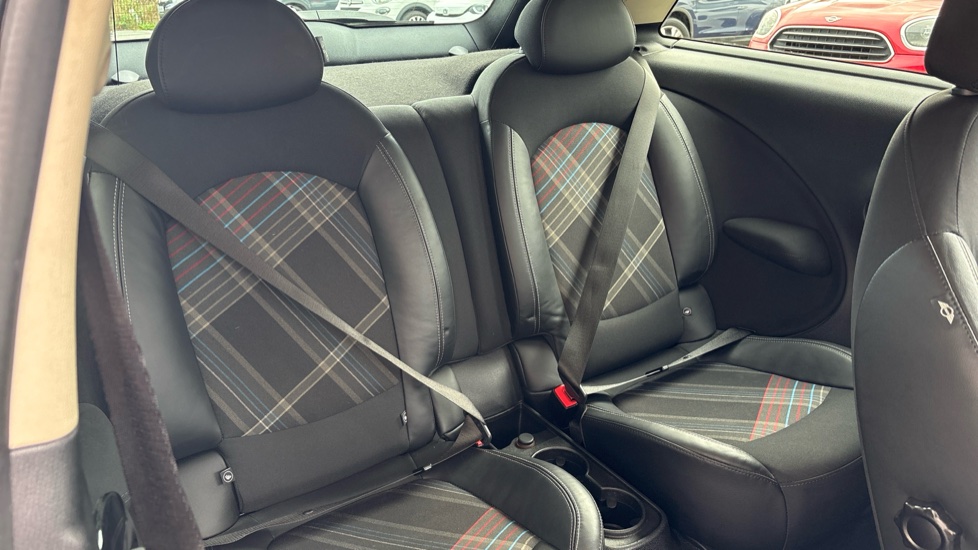 MINI Paceman 1.6 Cooper ALL4 3dr Petrol Coupe - Image 16