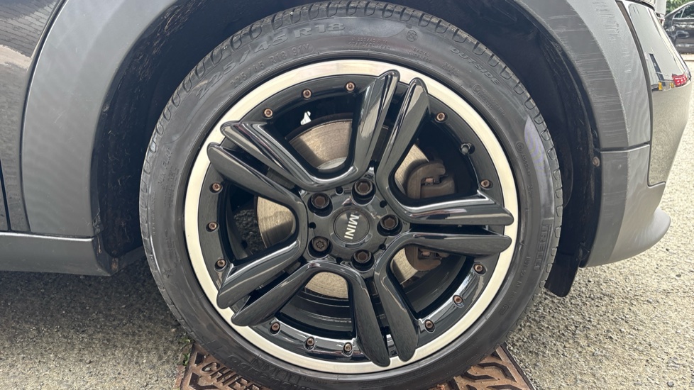 MINI Paceman 1.6 Cooper ALL4 3dr Petrol Coupe - Image 25
