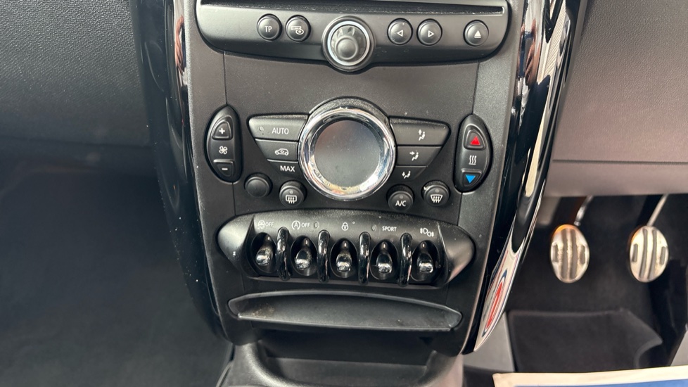 MINI Paceman 1.6 Cooper ALL4 3dr Petrol Coupe - Image 35