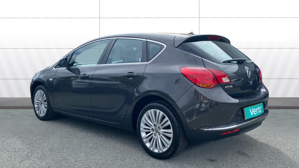 Vauxhall Astra 1.6i 16V Excite 5dr Petrol Hatchback - Image 2