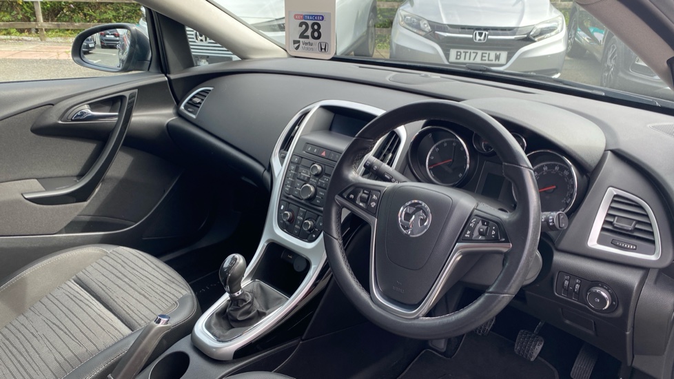 Vauxhall Astra 1.6i 16V Excite 5dr Petrol Hatchback - Image 11