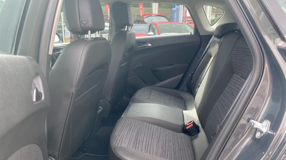Vauxhall Astra 1.6i 16V Excite 5dr Petrol Hatchback - Image 16