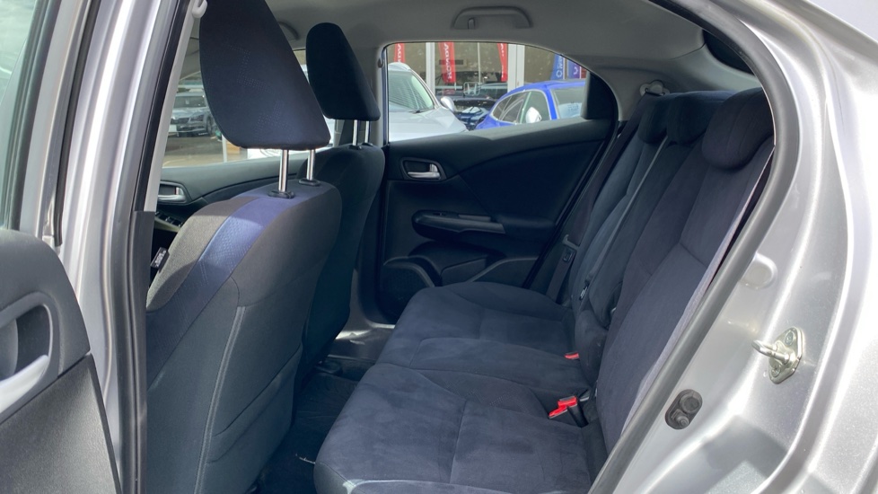 Honda Civic 1.8 i-VTEC ES-T 5dr Petrol Hatchback - Image 16