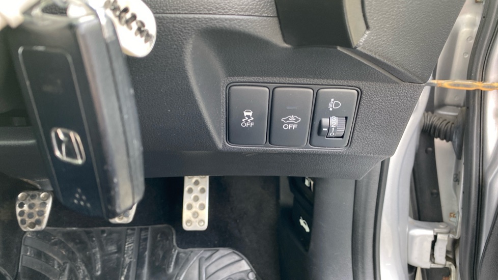Honda Civic 1.8 i-VTEC ES-T 5dr Petrol Hatchback - Image 28