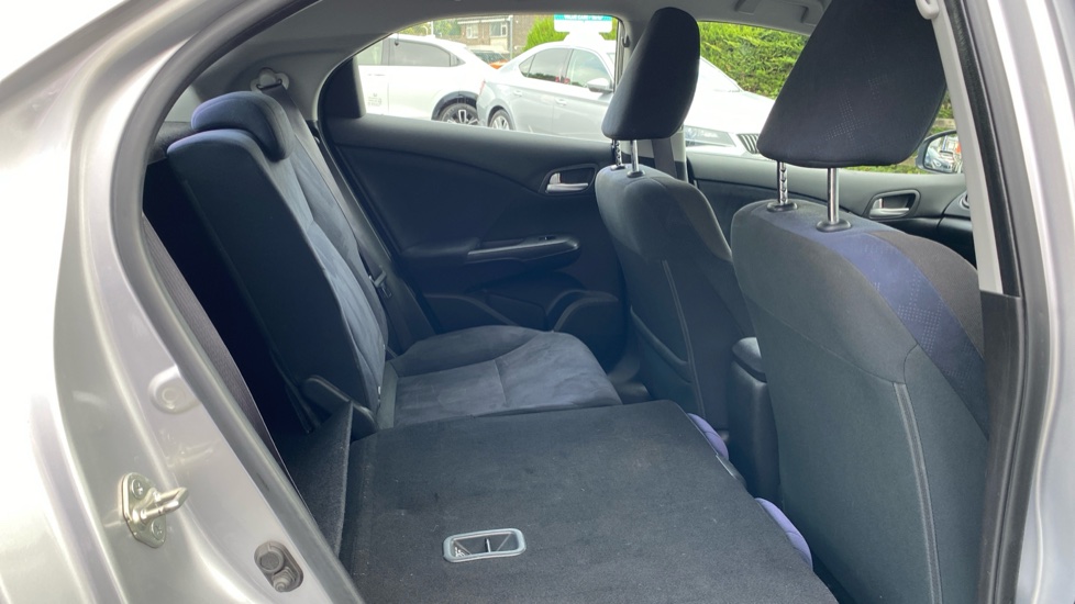 Honda Civic 1.8 i-VTEC ES-T 5dr Petrol Hatchback - Image 39