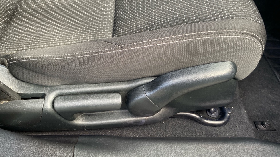 Honda Civic 1.6 i-DTEC SE Plus 5dr [Nav] Diesel Hatchback - Image 32