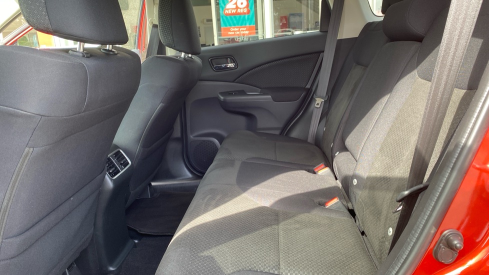 Honda CR-V 2.0 i-VTEC SE Plus 5dr 2WD [Nav] Petrol Estate - Image 16