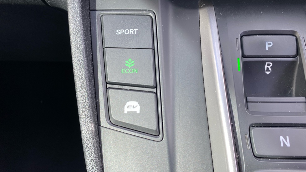 Honda CR-V 2.0 i-MMD Hybrid SE 2WD 5dr eCVT Hybrid Estate - Image 39