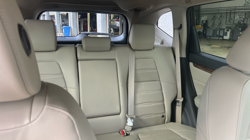 Honda CR-V 1.5 VTEC Turbo SR 5dr Petrol Estate - Image 15