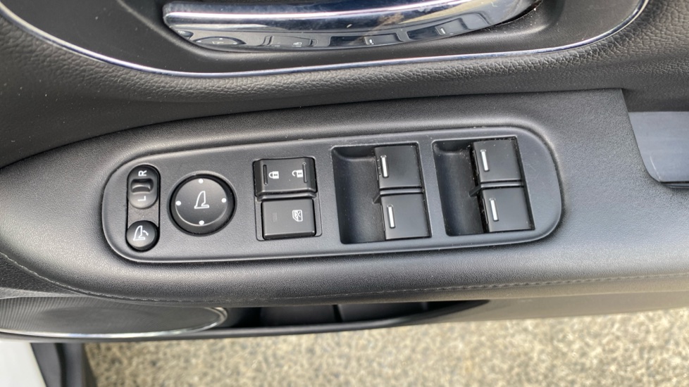 Honda HR-V 1.5 i-VTEC EX 5dr Petrol Hatchback - Image 24