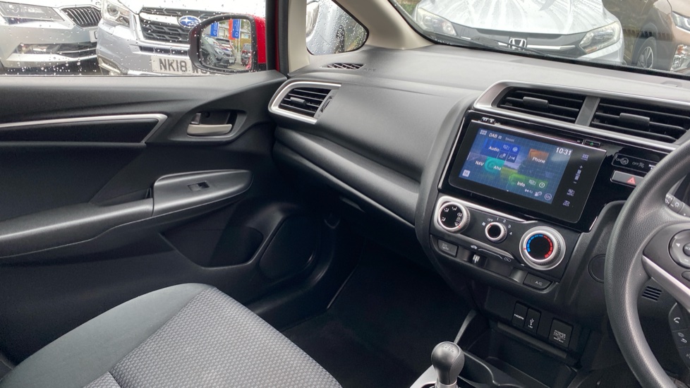 Honda Jazz 1.3 i-VTEC SE Navi 5dr Petrol Hatchback - Image 14