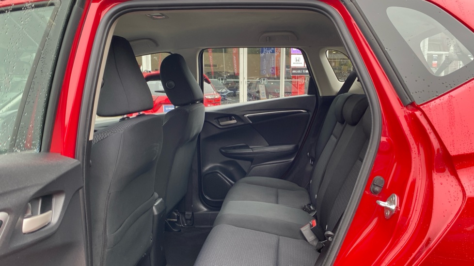 Honda Jazz 1.3 i-VTEC SE Navi 5dr Petrol Hatchback - Image 16