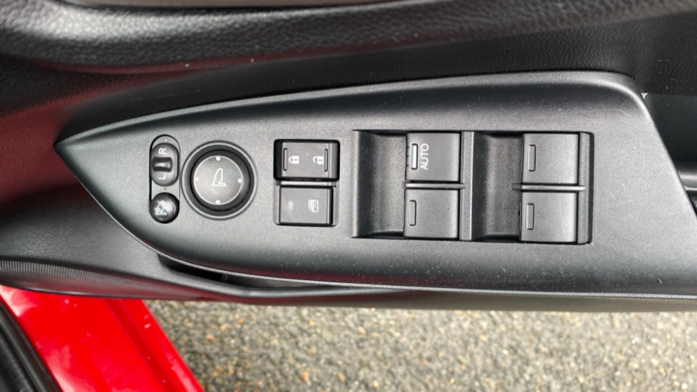 Honda Jazz 1.3 i-VTEC SE Navi 5dr Petrol Hatchback - Image 24