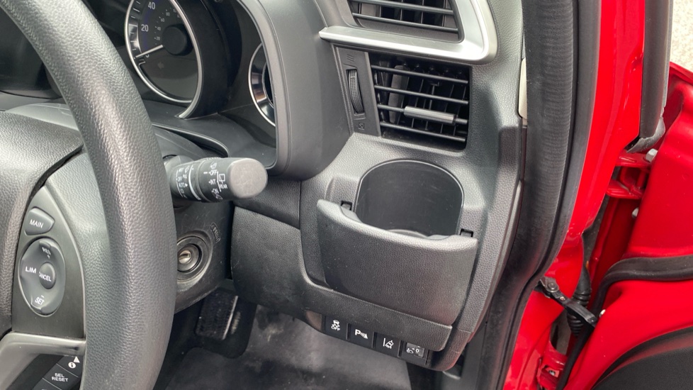 Honda Jazz 1.3 i-VTEC SE Navi 5dr Petrol Hatchback - Image 28