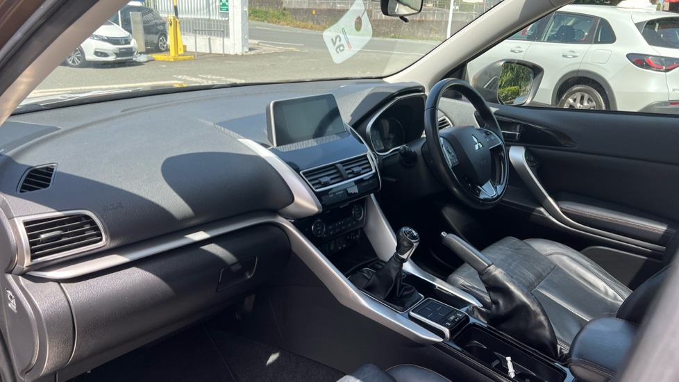 Mitsubishi Eclipse Cross 1.5 4 5dr Petrol Hatchback - Image 9