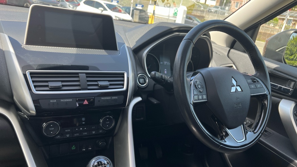 Mitsubishi Eclipse Cross 1.5 4 5dr Petrol Hatchback - Image 11