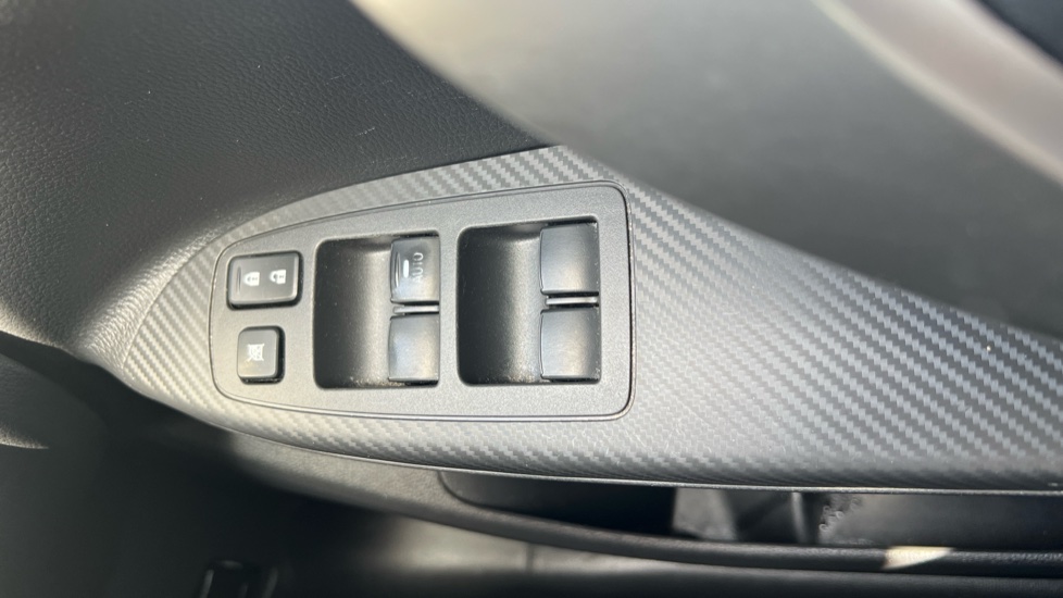 Mitsubishi Eclipse Cross 1.5 4 5dr Petrol Hatchback - Image 34