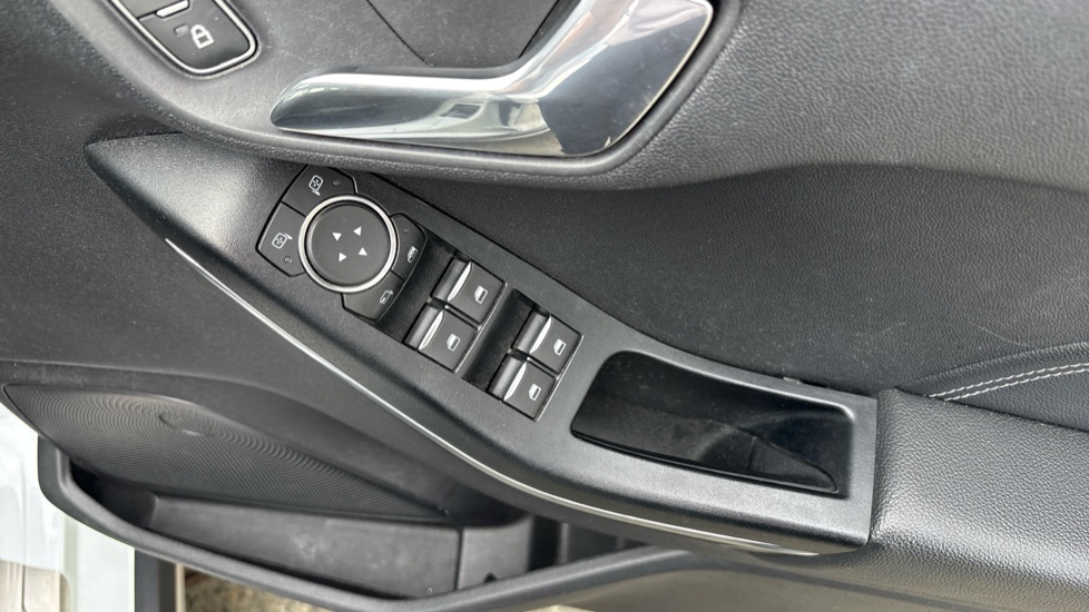 Ford Fiesta 1.0 EcoBoost 140 Active X 5dr Petrol Hatchback - Image 24