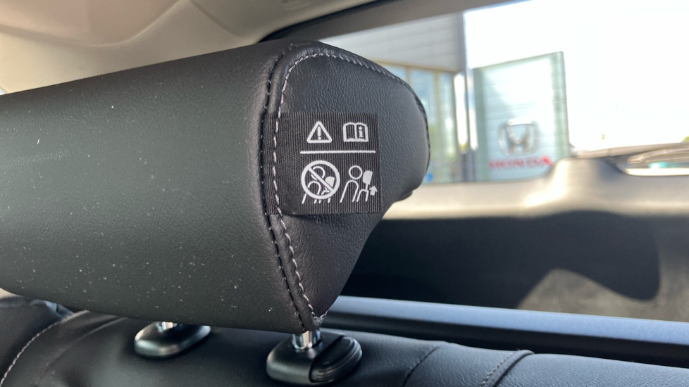 Honda CR-V 2.0 i-MMD Hybrid SR 5dr eCVT Hybrid Estate - Image 18