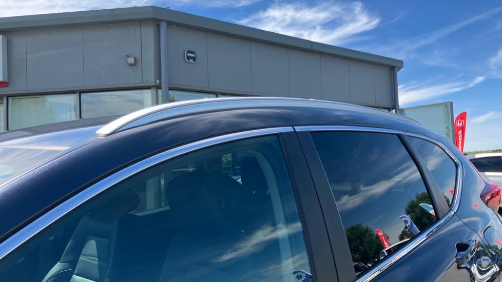 Honda CR-V 2.0 i-MMD Hybrid SR 5dr eCVT Hybrid Estate - Image 30