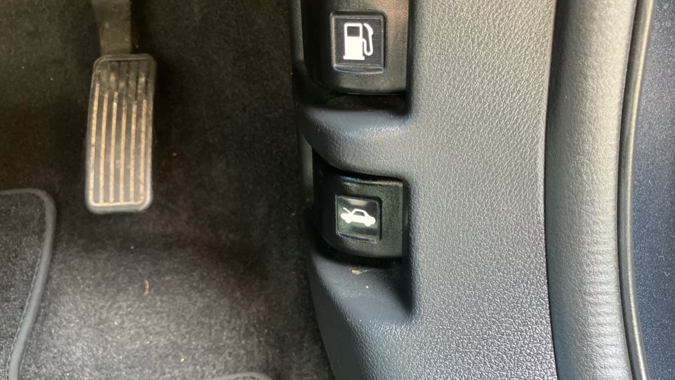 Honda CR-V 2.0 i-MMD Hybrid SR 5dr eCVT Hybrid Estate - Image 33