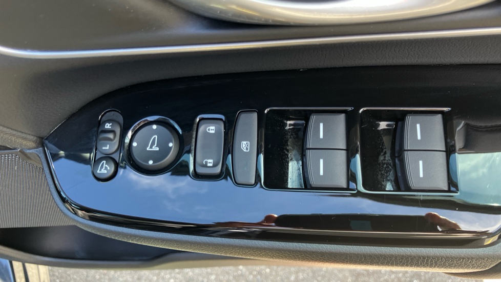 Honda CR-V 2.0 i-MMD Hybrid SR 5dr eCVT Hybrid Estate - Image 34