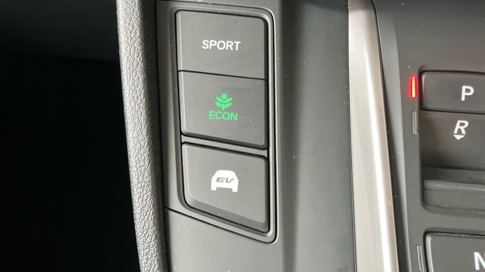 Honda CR-V 2.0 i-MMD Hybrid SR 5dr eCVT Hybrid Estate - Image 50