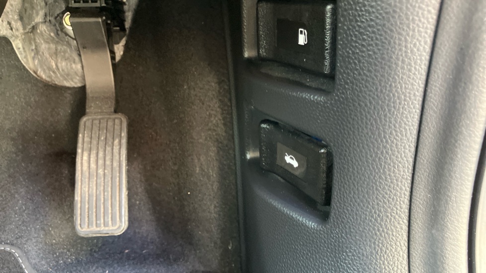 Honda HR-V 1.5 eHEV Elegance 5dr CVT Hybrid Hatchback - Image 23