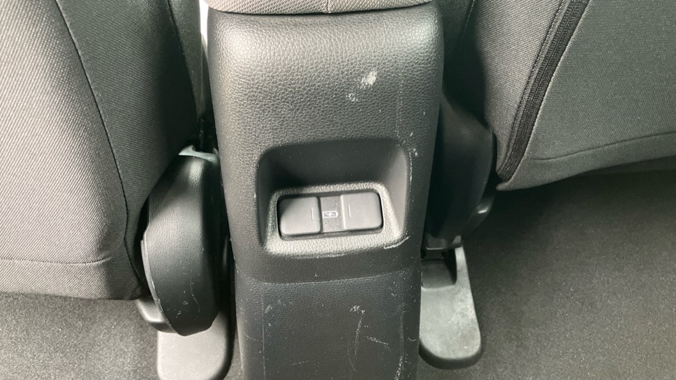 Honda Jazz 1.5 i-MMD Hybrid Crosstar EX 5dr eCVT Hybrid Hatchback - Image 13