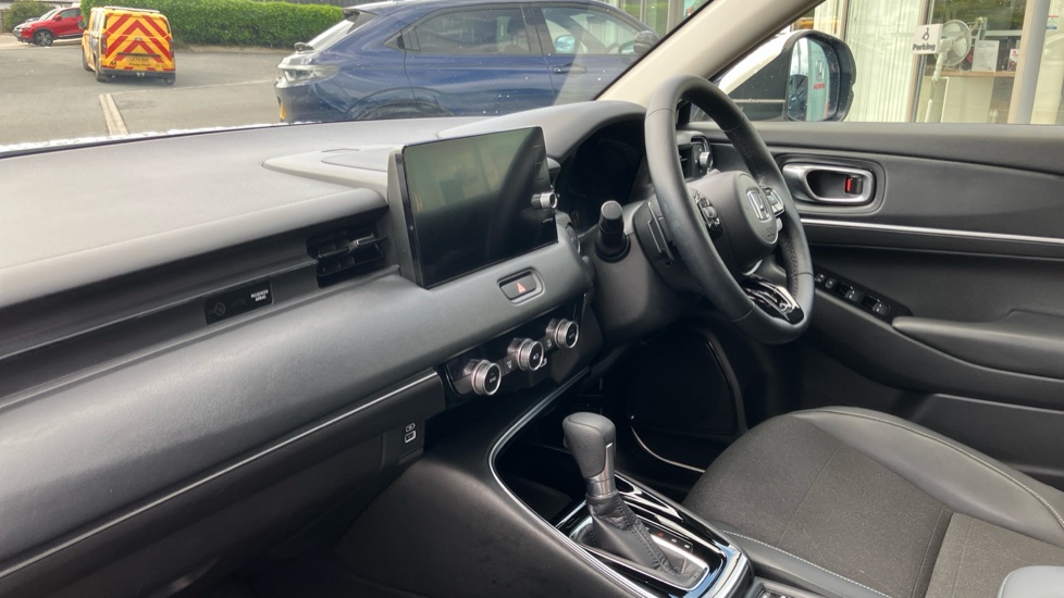 Honda HR-V 1.5 eHEV Advance Style 5dr CVT Hybrid Hatchback - Image 2