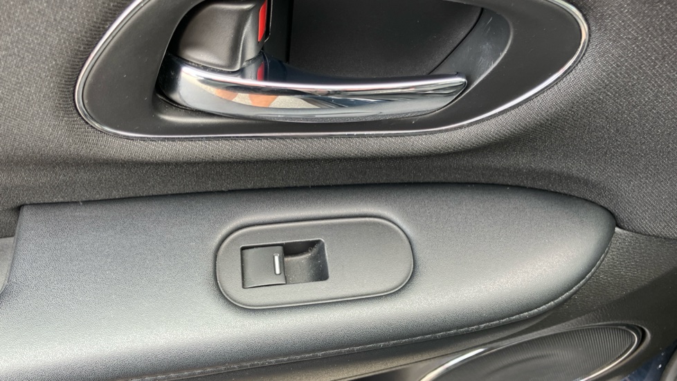 Honda HR-V 1.5 i-VTEC SE 5dr Petrol Hatchback - Image 16