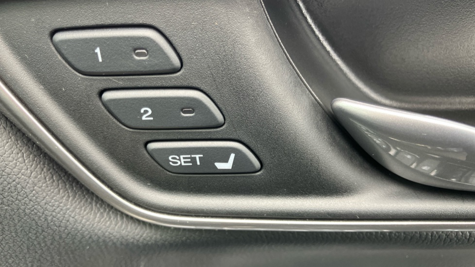 Honda CR-V 2.0 i-MMD Hybrid EX 5dr eCVT Hybrid Estate - Image 34