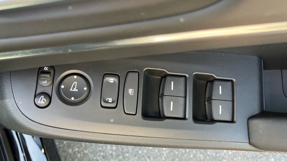 Honda HR-V 1.5 eHEV Advance 5dr CVT Hybrid Hatchback - Image 17