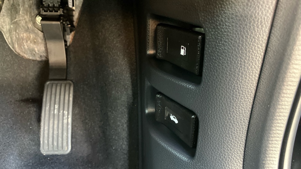Honda HR-V 1.5 eHEV Advance 5dr CVT Hybrid Hatchback - Image 18