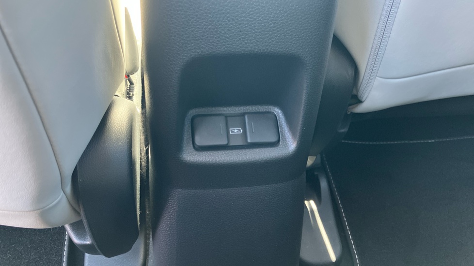 Honda Jazz 1.5 i-MMD Hybrid EX 5dr eCVT Hybrid Hatchback - Image 14