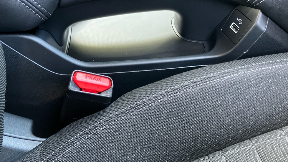 Honda Zr-V 2.0 eHEV Elegance 5dr CVT Hybrid Estate - Image 31