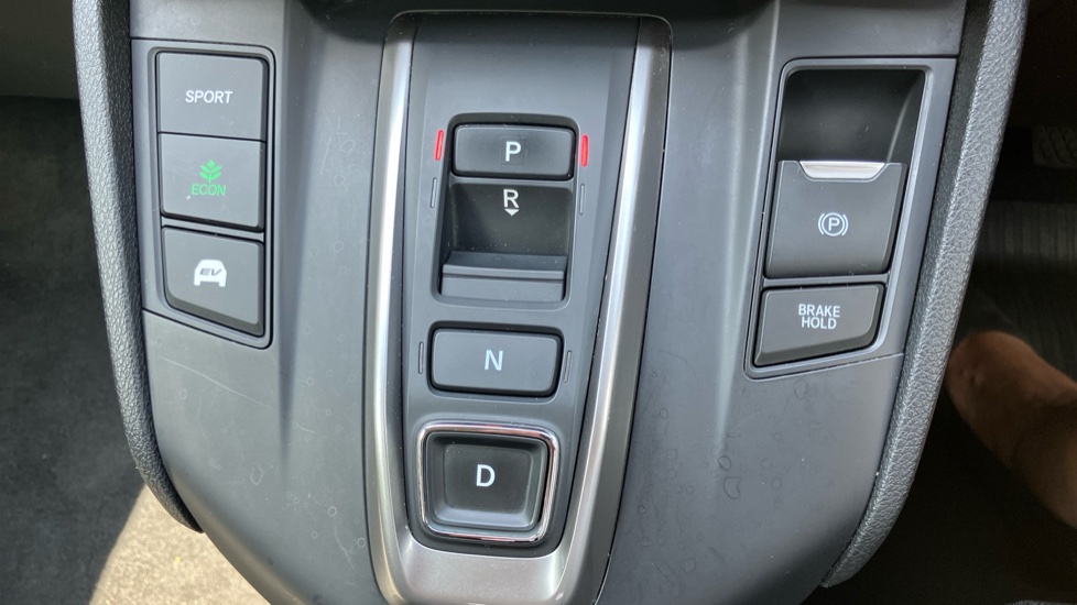 Honda CR-V 2.0 i-MMD Hybrid SE 2WD 5dr eCVT Hybrid Estate - Image 32