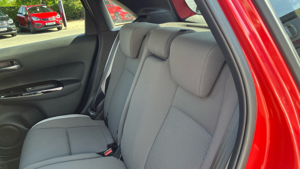 Honda Jazz 1.5 i-MMD Hybrid Crosstar EX 5dr eCVT Hybrid Hatchback - Image 8