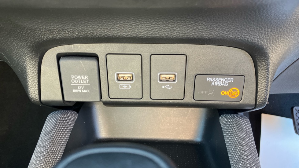 Honda Jazz 1.5 i-MMD Hybrid Crosstar EX 5dr eCVT Hybrid Hatchback - Image 33