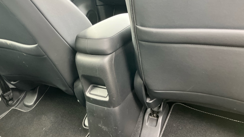 Honda Jazz 1.5 i-MMD Hybrid SR 5dr eCVT Hybrid Hatchback - Image 16